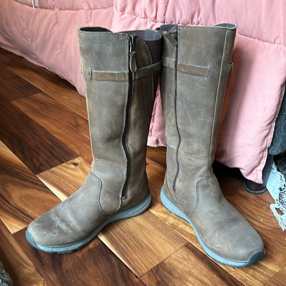 Cozy Winter/fall boots - Picture 4 of 4